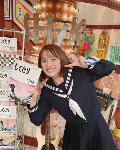 弘中綾香アナ、セーラー服姿に絶賛の声「天使」「めちゃくちゃ似合う」