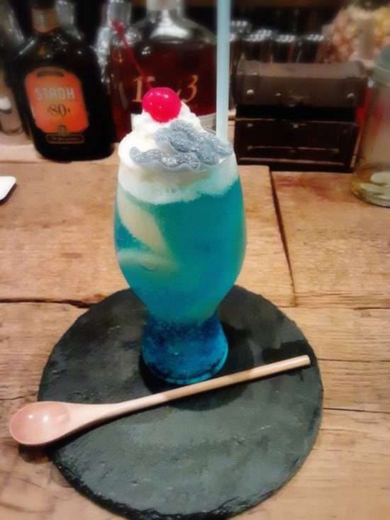 酒がダメなら、クリームソーダを。コロナ苦況のバー、喫茶営業に活路