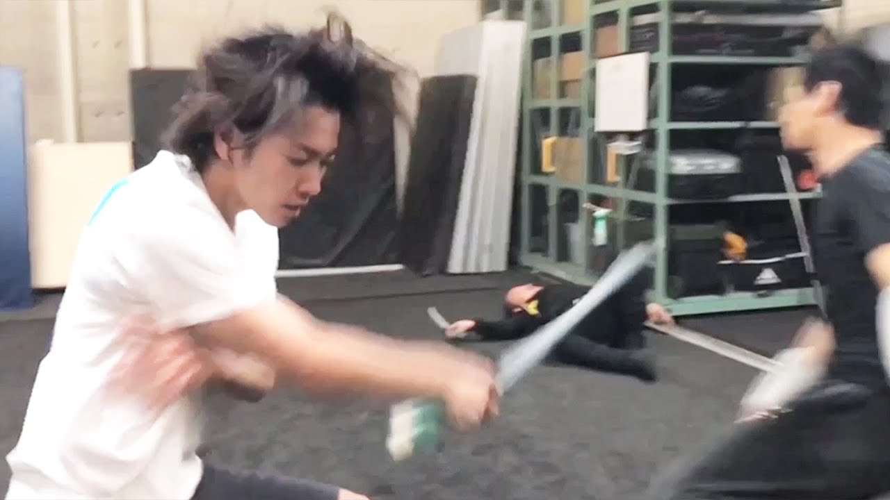 佐藤健「るろうに剣心」超絶アクション舞台裏　ガチトレ映像大公開！新田真剣佑、土屋太鳳らも　「るろうに剣心 最終章 The Final」特別映像 - YouTube