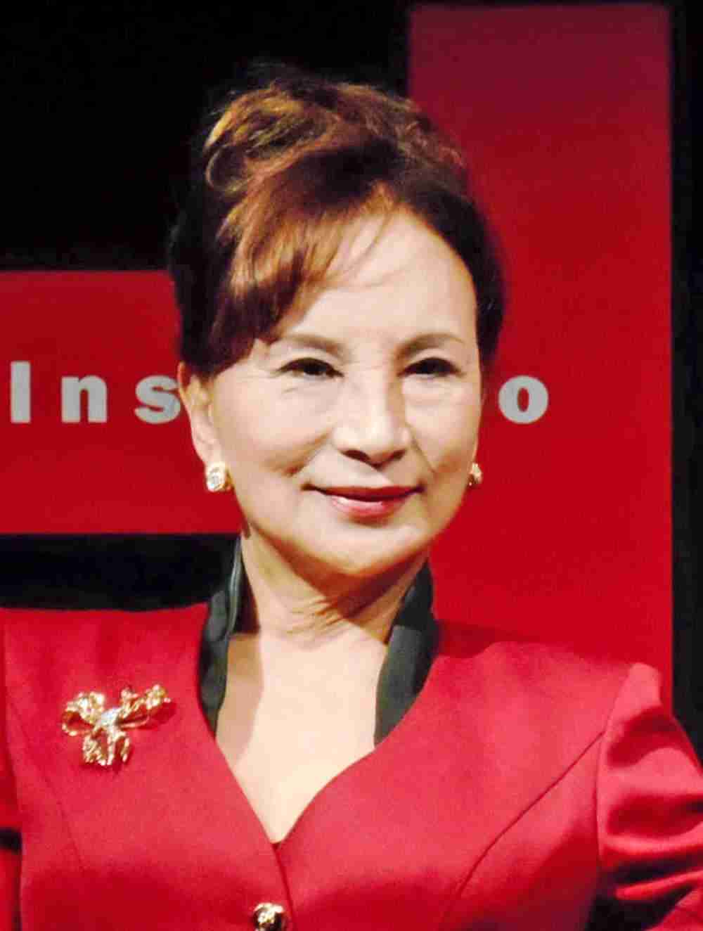 カルーセル麻紀が珍しいスッピン姿を披露　ヒョウ柄マスクでワクチン接種を報告