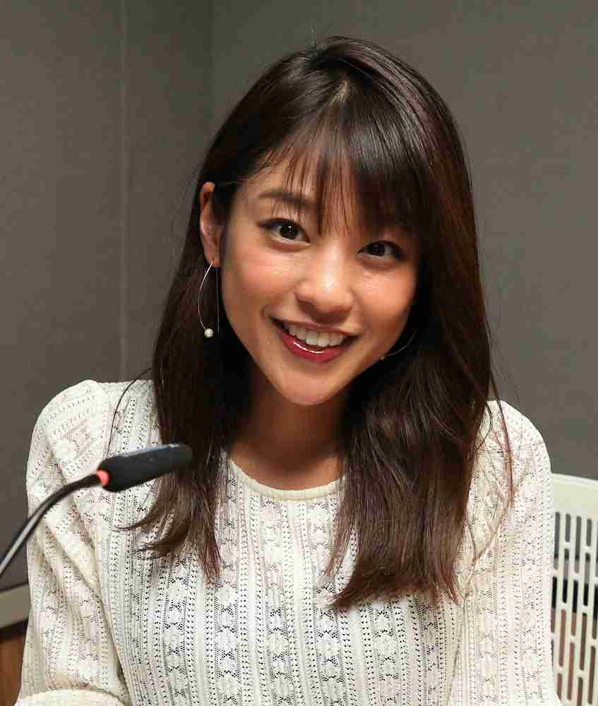 岡副麻希　レースクイーンと3ショット披露にファン「遜色ない」「足長い」の声