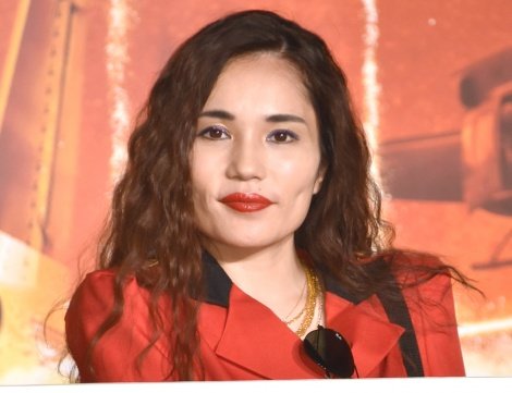 平野ノラ、愛娘“生後22日”写真公開「四角い顔がトレードマークです」