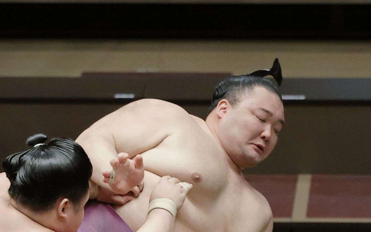 大関・朝乃山　緊急事態宣言中に神楽坂キャバクラ通い