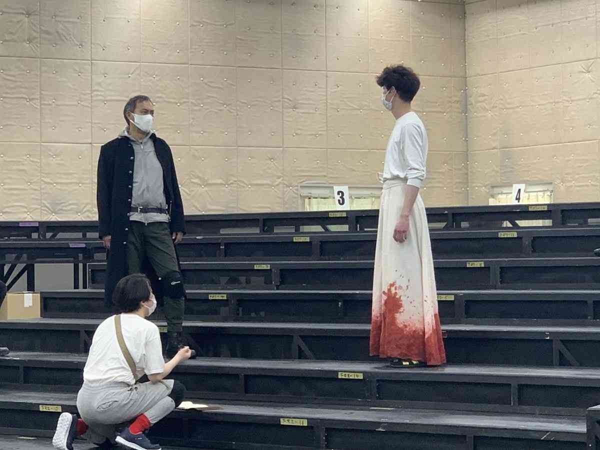 将軍・渡辺謙とインカ王・宮沢氷魚が対決　 5月15日よりPARCO劇場にて開幕の舞台『ピサロ』稽古場レポート＆写真到着 | ぴあエンタメ情報