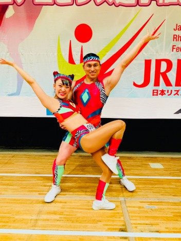オードリー春日俊彰&フワちゃん、エアロビ全国大会で3位 銅メダル獲得の快挙達成