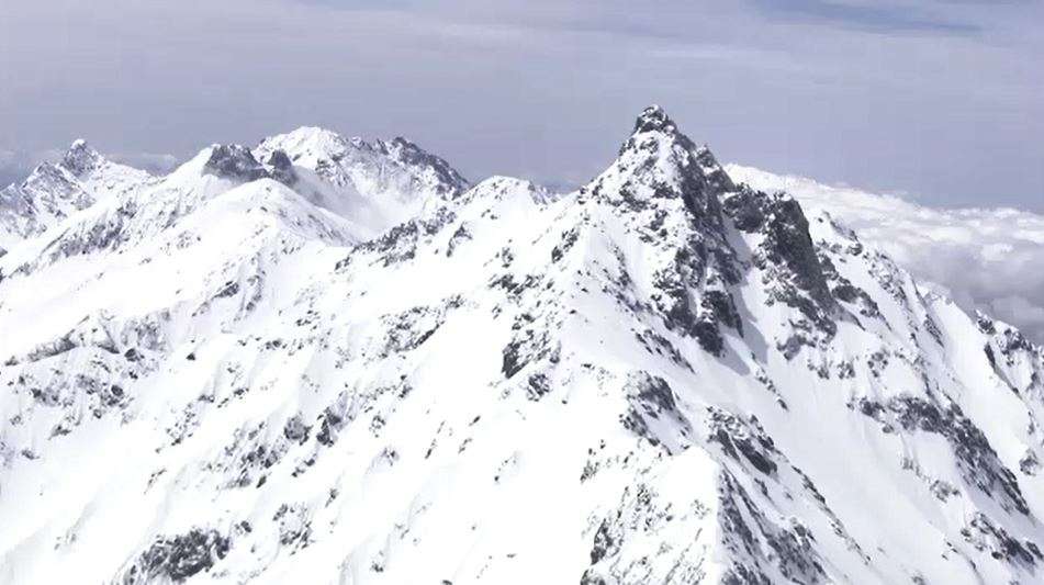 北アルプス・槍ヶ岳で遭難　男性3人が心肺停止　周辺は視界不良　「ホワイトアウト」に近い状態