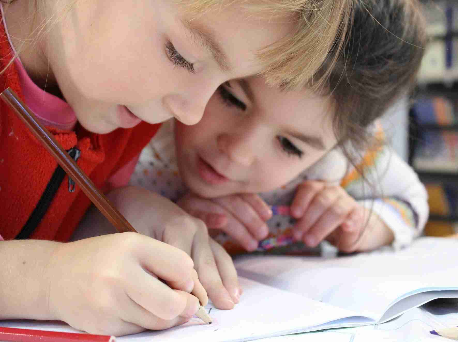 女子の学力は男子よりも高いのか：世界的な成績調査結果PISA | 【英国発】news from nowhere