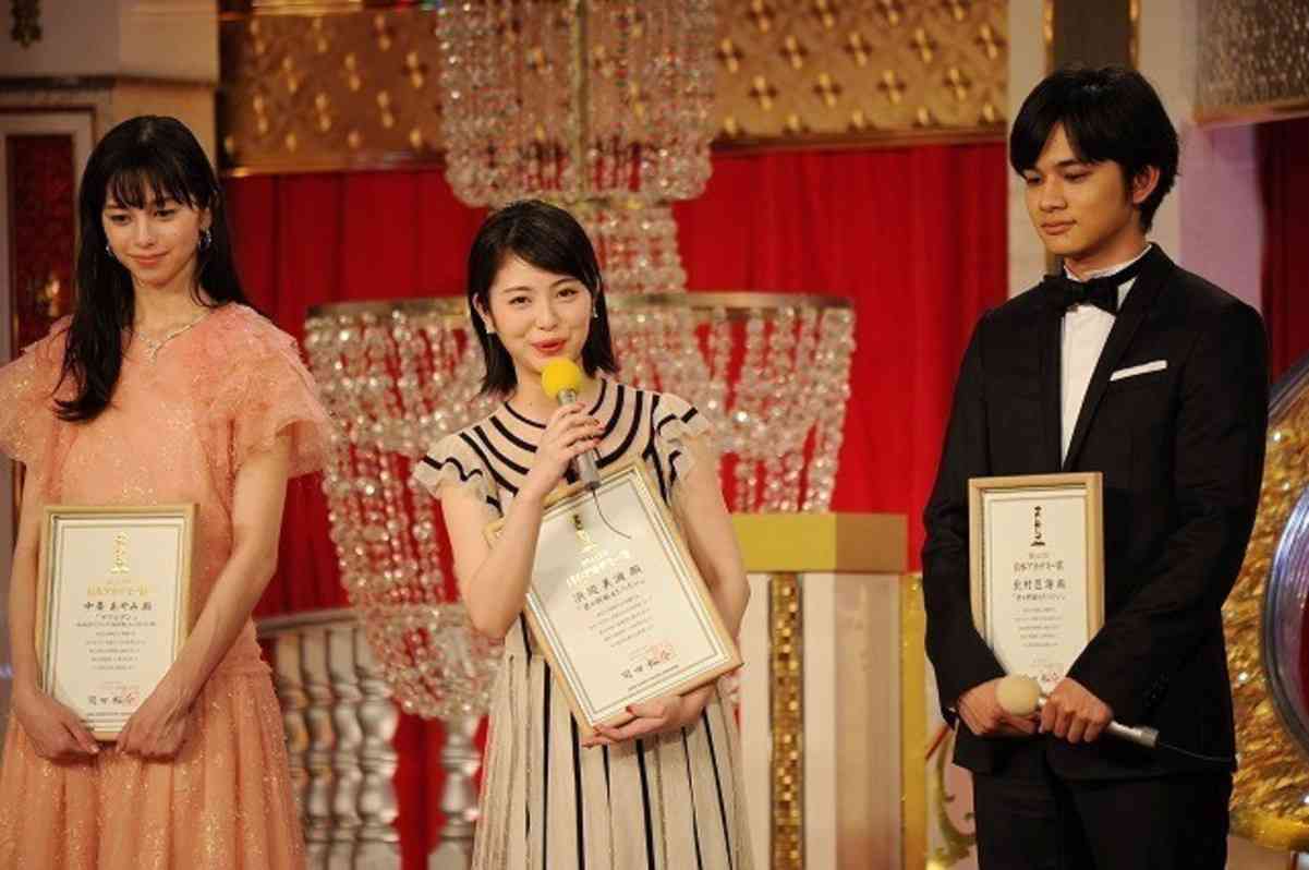 浜辺美波主演「映画　賭ケグルイ」　公開再延期を発表、新型コロナと緊急事態宣言延長で 