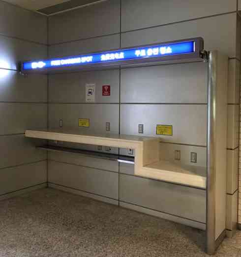 キンコン西野「2021年に電話使うな!」アポなしのLINE電話に怒り「時給考えろよ!」