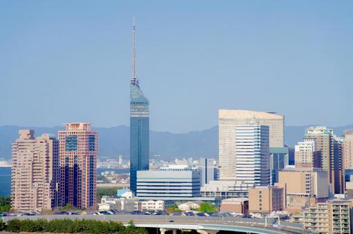 関東圏から福岡県への移住者が増加「自分にお金や時間の消費ができます」