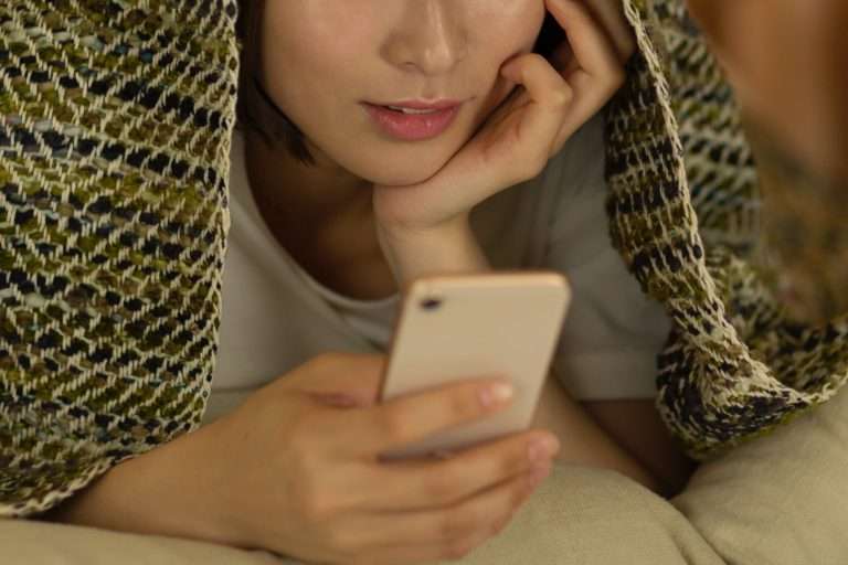 YouTubeを見るとき…　およそ7人に1人が動画再生でやっていること