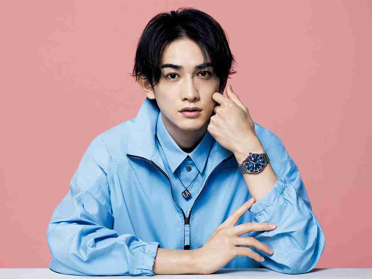 町田啓太×エンポリオ アルマーニ。タイムレスな新作ウオッチで上質な夏スタイル | FASHION | MEN'S NON-NO WEB | メンズノンノウェブ
