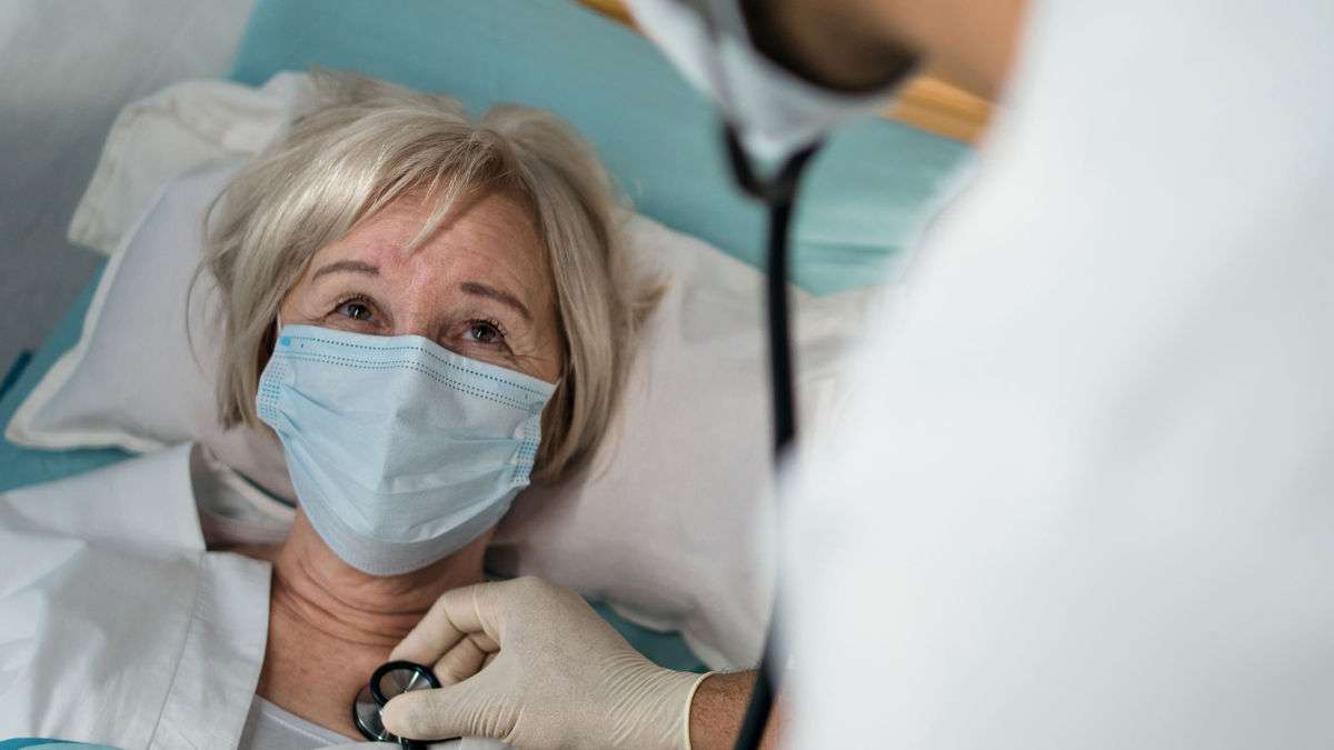 新型コロナ生存者は6カ月以内の死亡リスクが60％上昇するという研究結果 - GIGAZINE