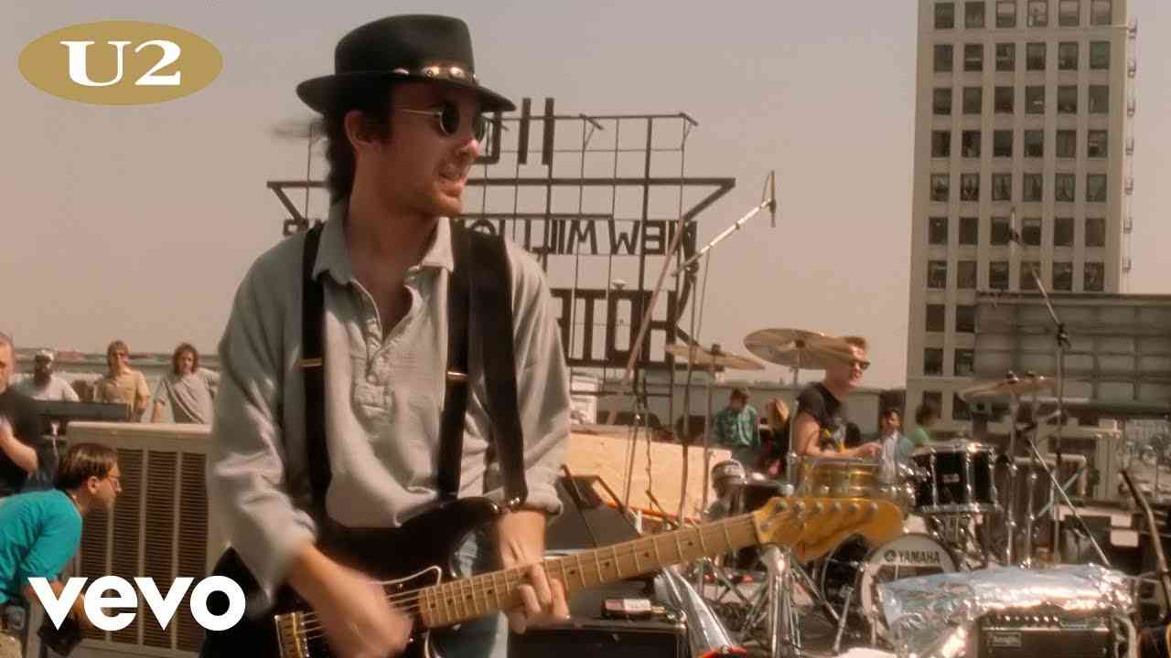 屋上でMV撮ってるバンド【アンチ禁止】