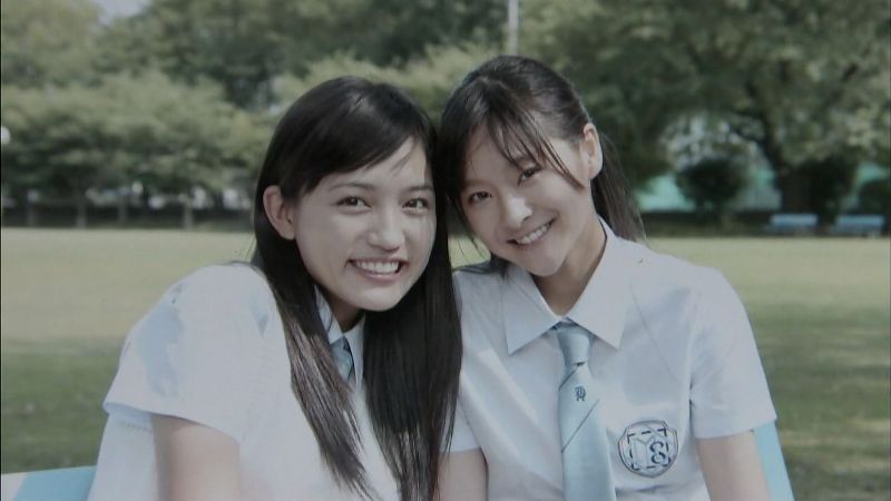 「何でも着こなしてかわいい」川口春奈、ネオンカラーの『着飾る恋には理由があって』衣装に反響