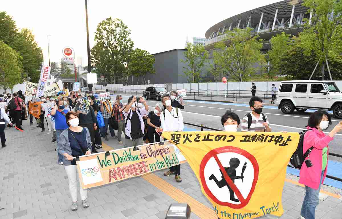 【東京五輪】国立競技場周辺で大規模の反五輪デモ「中止しろ！」「誰のためにやるのか！」「貧乏人を殺す」（東スポWeb） - Yahoo!ニュース