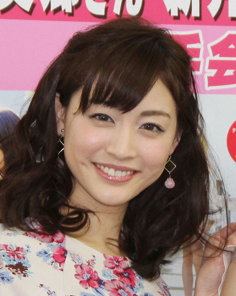 新井恵理那　“変身”自作ネックレスに「天才か？」「手品師みたい」の声― スポニチ Sponichi Annex 芸能