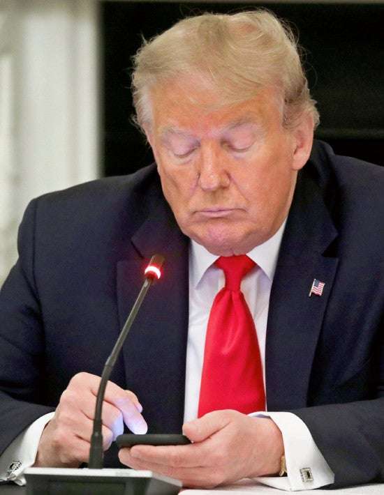 「ドナルド・トランプのデスクから」…ＦＢ凍結に対抗、新サイトを開設 : 国際 : ニュース : 読売新聞オンライン