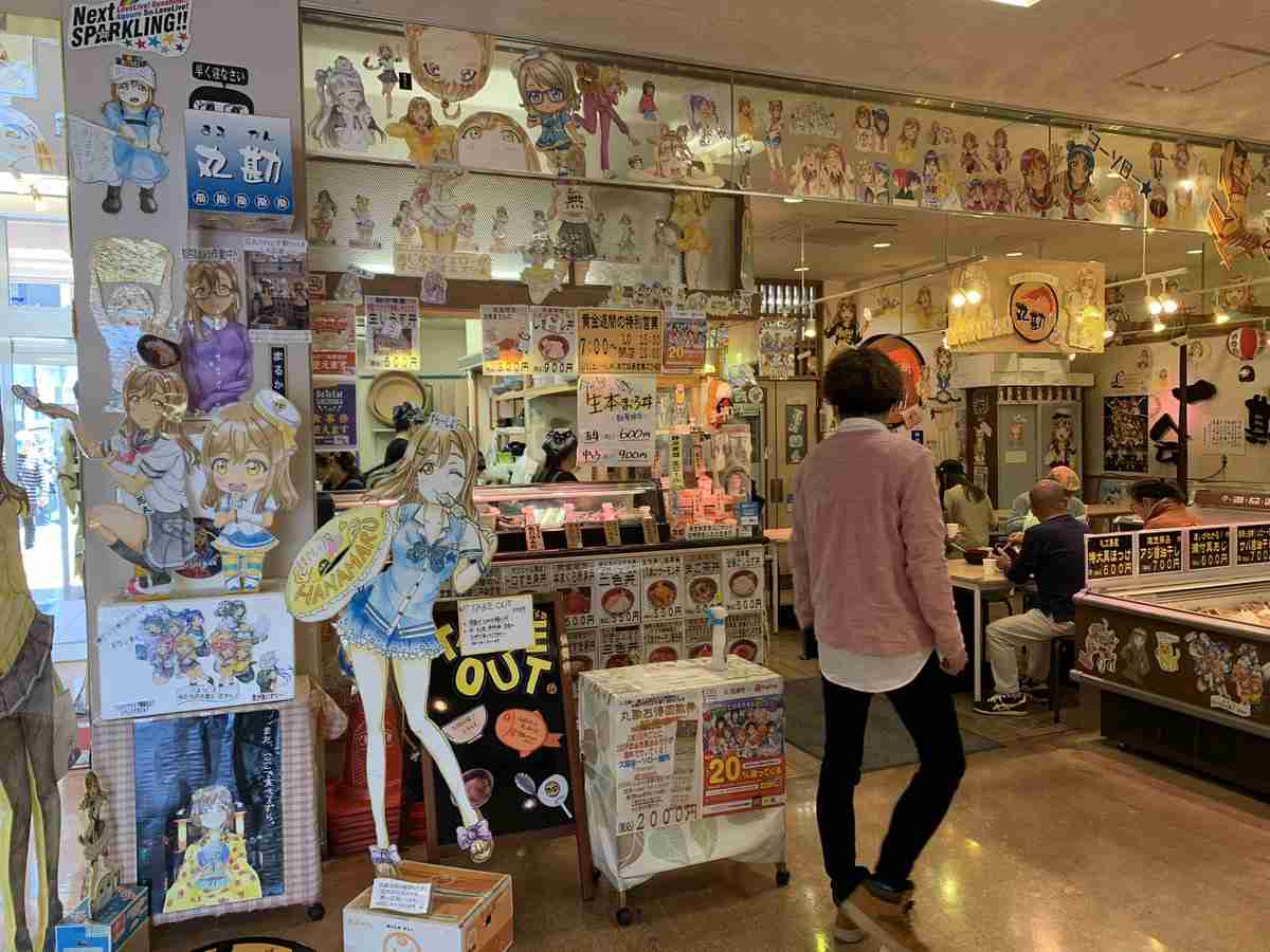 オタクの“聖地巡礼”は迷惑?『ラブライブ!』モデル店の苦言に賛否