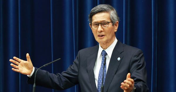 「周囲に黙って生活を…」体調悪いのに受診しない人が増加中 | 女性自身