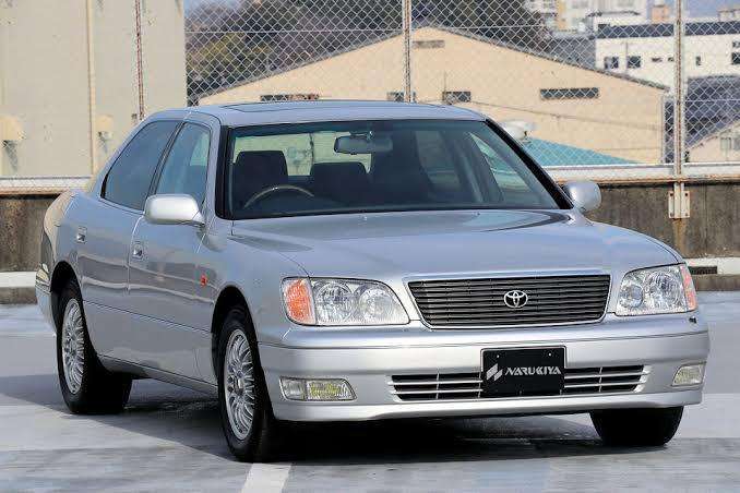 黒、白、グレー、紺、赤以外の車を所有している方