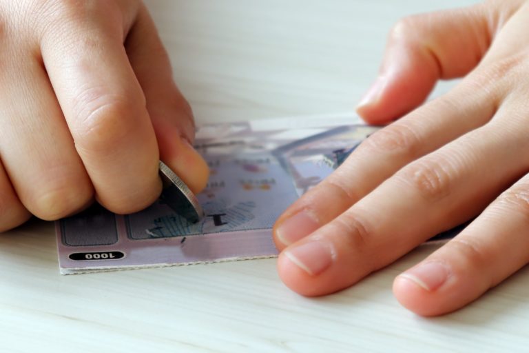 1億円当選の宝くじを真の購入者に返した男性「今どきなんて正直者」と称賛の声