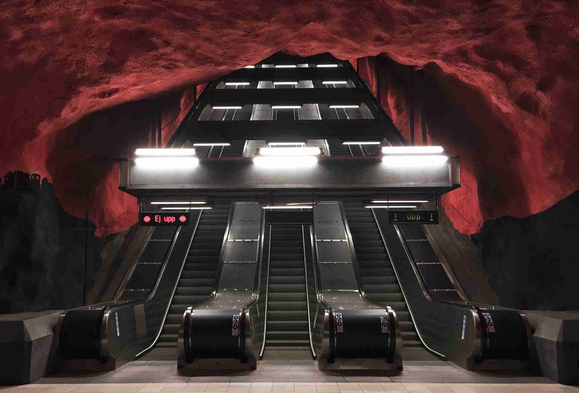 中学生が2047年の未来にタイムスリップ（電車型タイムマシンの仕組みも解説） - Back to the past