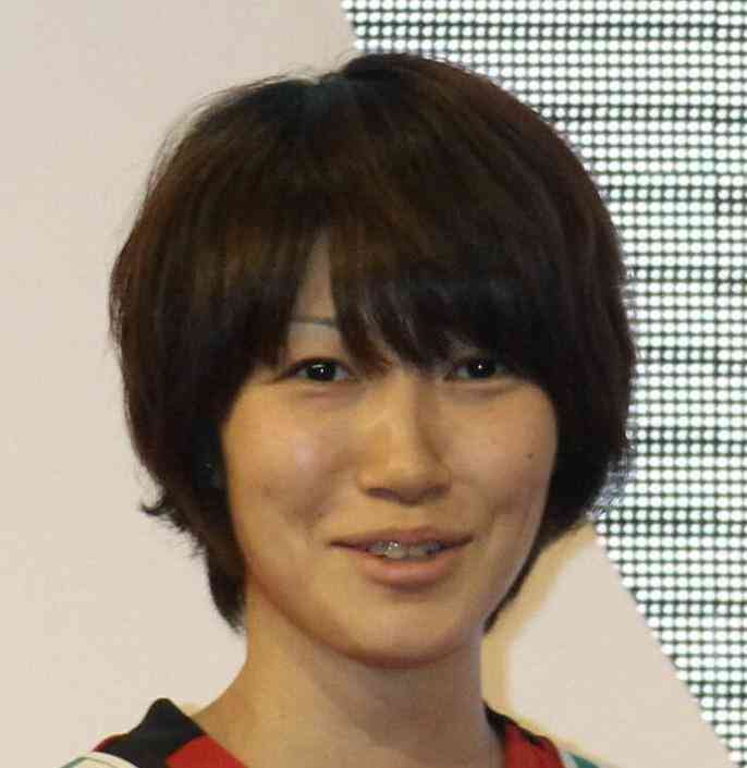 狩野舞子　9頭身の超絶脚長スタイルに「竹馬乗ってる？」「かっこええ」の声