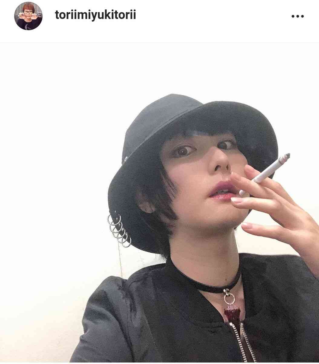 鳥居みゆき、喫煙ショット公開「美しい」「カッコ良すぎる」