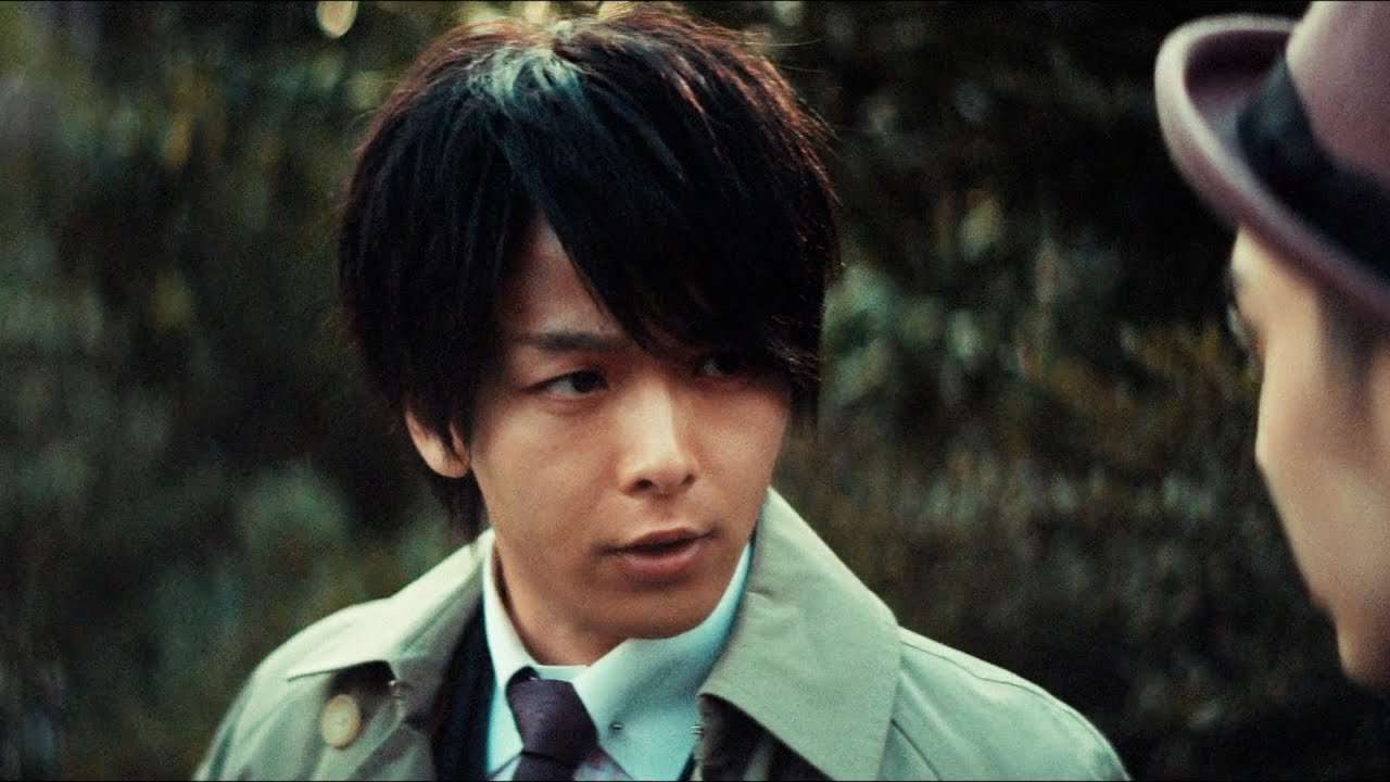 中村倫也、天然＆ミステリアスな探偵役　口唇ヘルペスの治療法を提案　Web動画「忍び寄る口唇ヘルペスの予感」 - YouTube