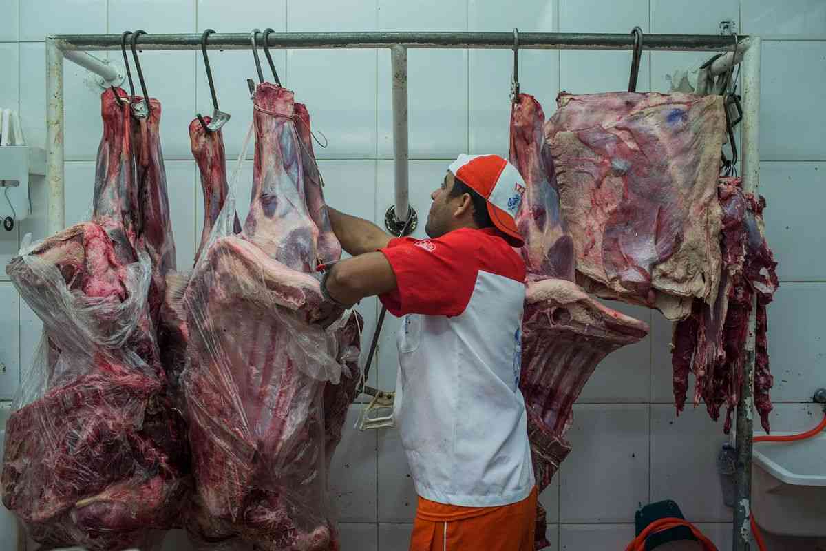 中国やチリがブラジル産食肉の輸入停止、不正発覚で－日本も輸入制限 - Bloomberg