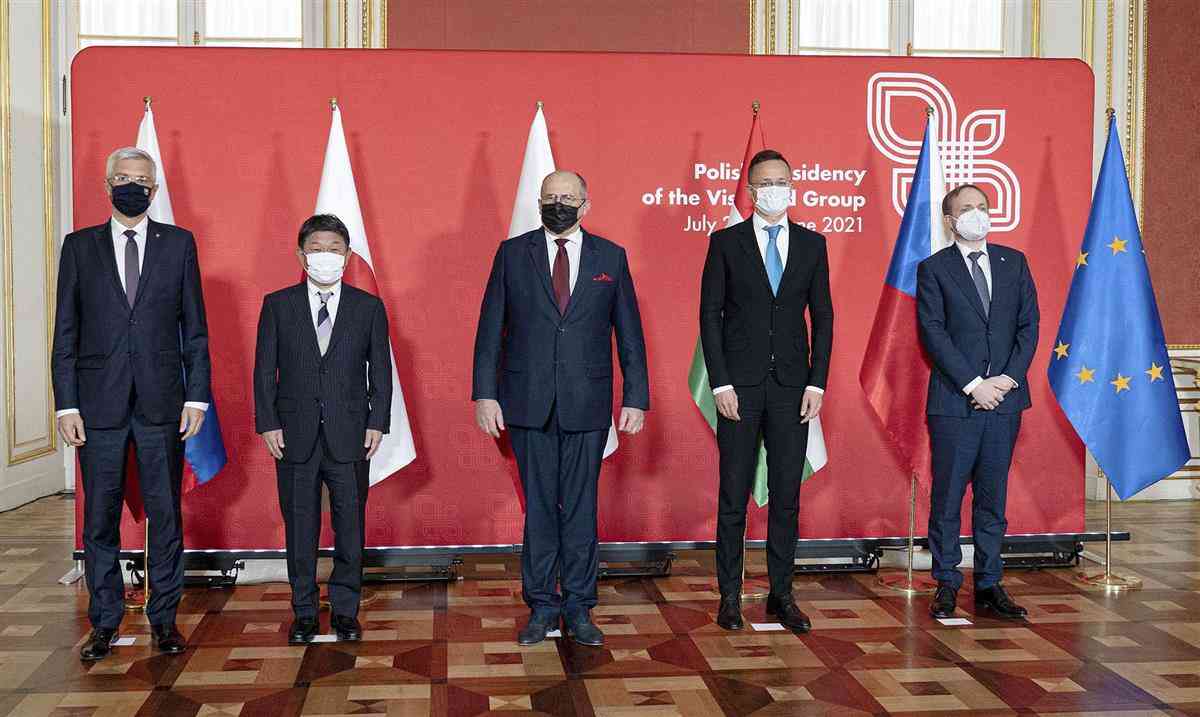 外相、国際秩序維持で一致　中国にらみ東欧４カ国と - 産経ニュース