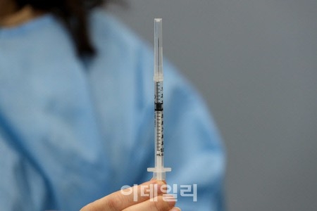 韓国で「ファイザー製ワクチン」接種した70代、悪寒・嘔吐症状…治療中に死亡＝遺族は「ワクチンの副反応によるもの」主張（WoW!Korea） - Yahoo!ニュース