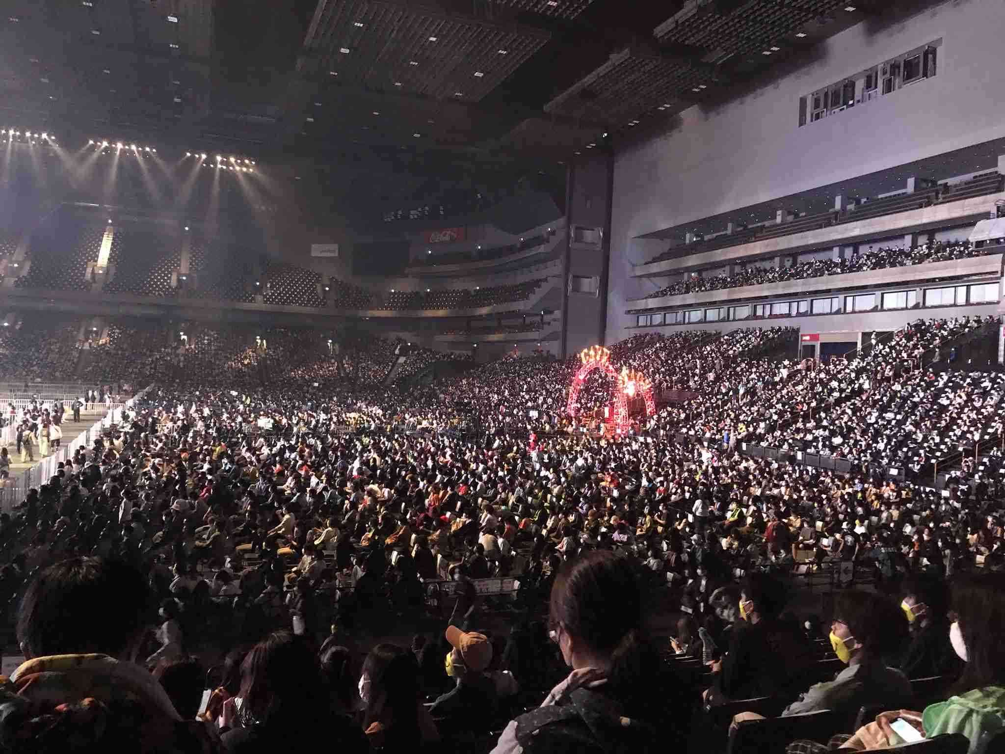 「まん延防止」地域で1万人規模の野外ロックフェス…地面にテープ、歓声・ハイタッチは禁止