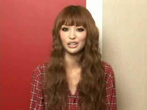 鈴木えみ　憧れ続けたハイトーンの紫色ヘアにフォロワー絶賛「女神」「綺麗すぎる」「妖精みたい」の声