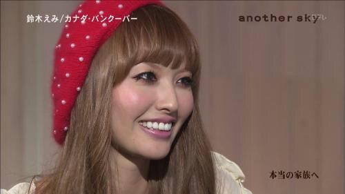 鈴木えみ　憧れ続けたハイトーンの紫色ヘアにフォロワー絶賛「女神」「綺麗すぎる」「妖精みたい」の声
