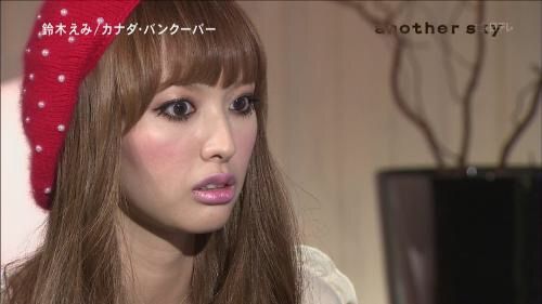 鈴木えみ　憧れ続けたハイトーンの紫色ヘアにフォロワー絶賛「女神」「綺麗すぎる」「妖精みたい」の声