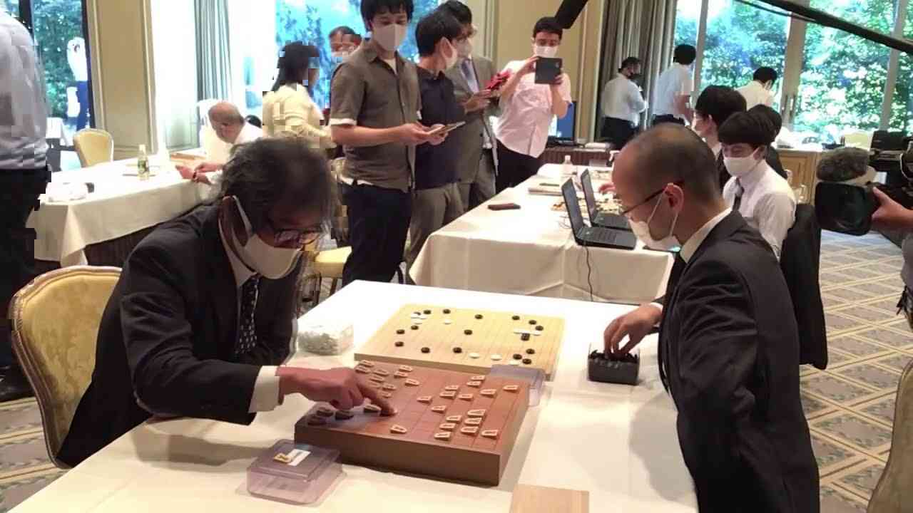 趙治勲名誉名人ＶＳ渡辺明名人、なんと囲碁と将棋の同時対局！感想戦までノーカット＝高津祐典撮影 - YouTube