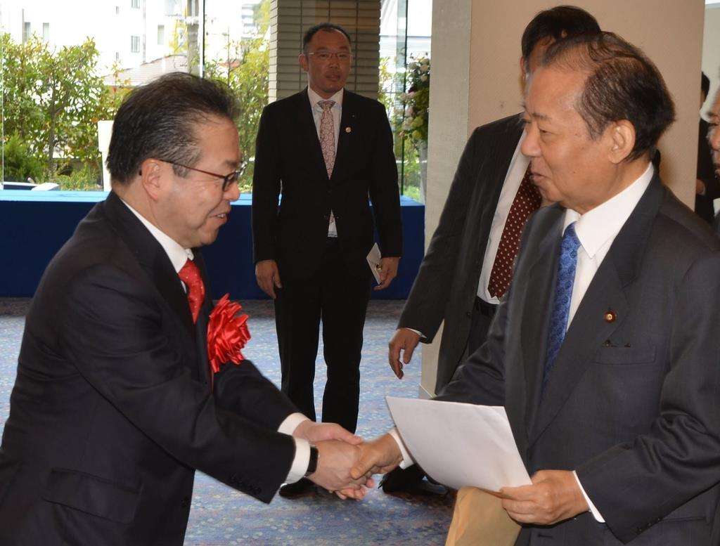 自民、２人の幹事長の思惑交錯　世耕氏、衆院くら替えなら二階氏と地盤重複（1/2ページ） - 産経ニュース
