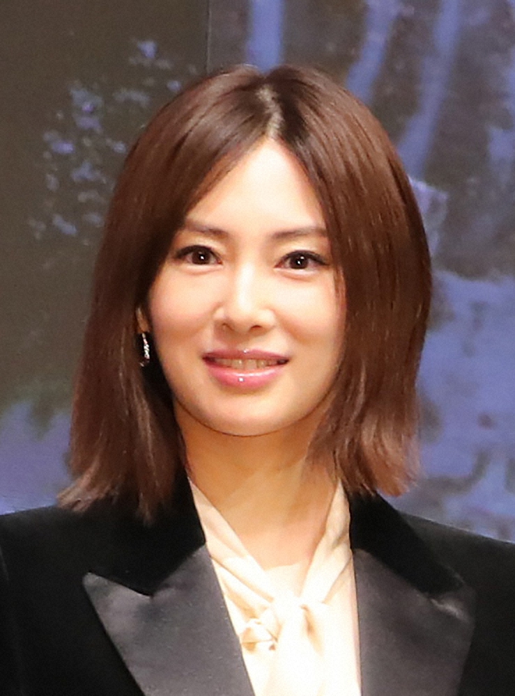 北川景子の「世に出ないのは勿体なさ過ぎる。美しすぎる花嫁」姿公開にファンため息「尊い」「うっとり」― スポニチ Sponichi Annex 芸能