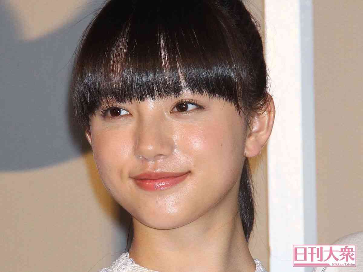 『おかえりモネ』ヒロインの清原果耶が持つ“透明感”と演技の中の“淀み” | 概要 | 日刊大衆 | 芸能 | テレビの中の女たち