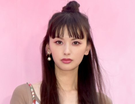 鈴木えみ　憧れ続けたハイトーンの紫色ヘアにフォロワー絶賛「女神」「綺麗すぎる」「妖精みたい」の声