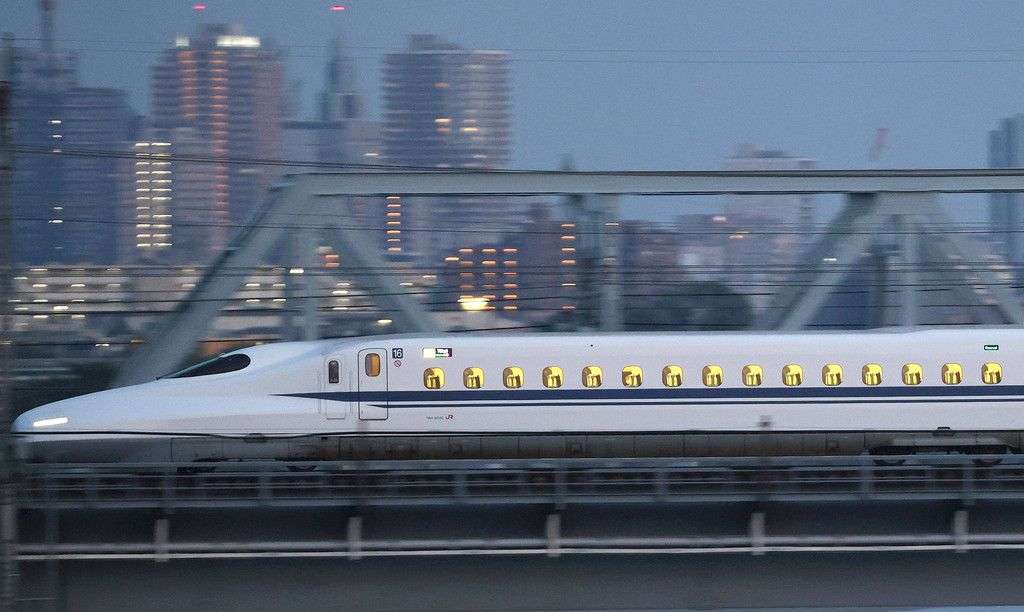 新幹線運転士 走行中に離席 トイレに約3分間 Jr東海 ガールズちゃんねる Girls Channel