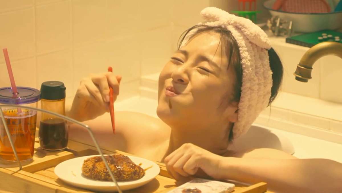 女性芸能人の脇はなぜ綺麗なのか?