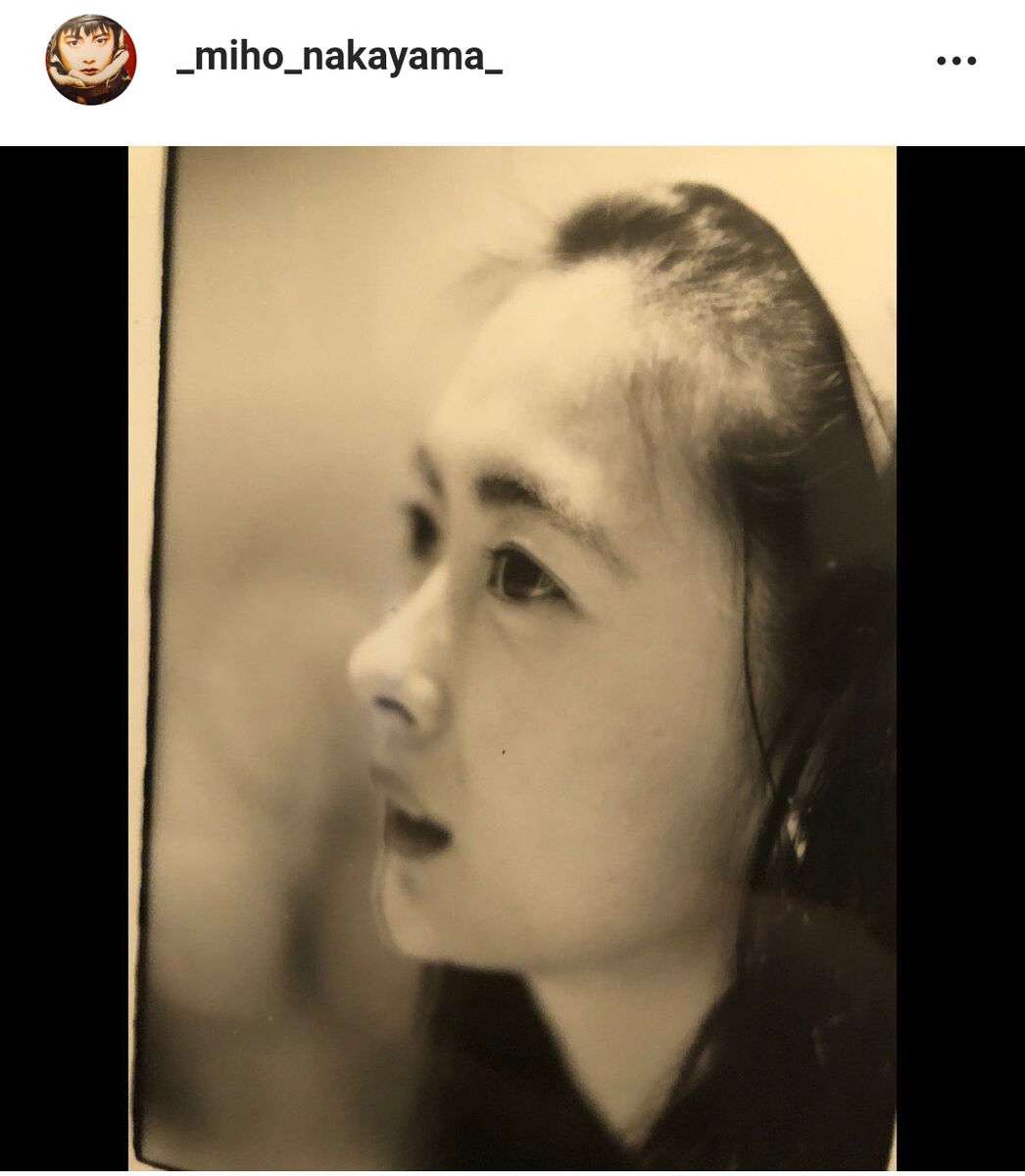 中山美穂、「少女な時」の写真を公開「昔も今も素敵」「美少女」「ミポリンだー」 : スポーツ報知