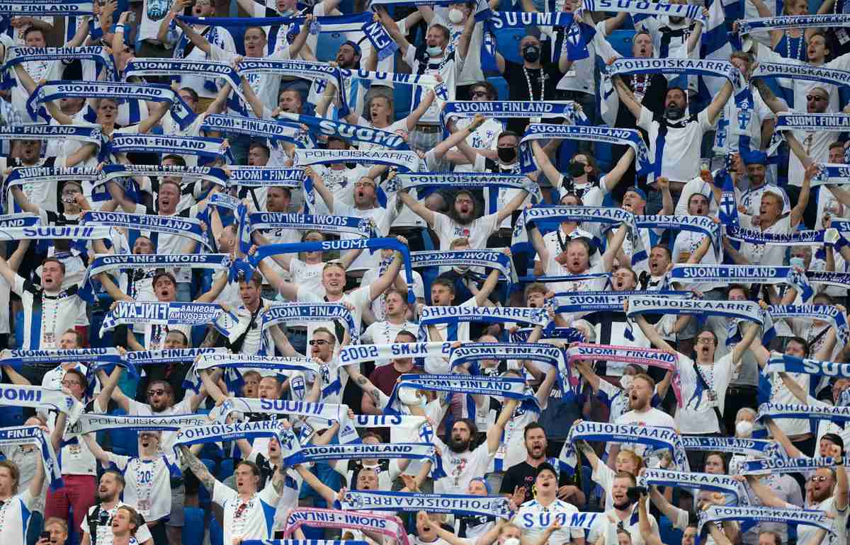 デルタ株拡大中のロシアへ遠征したフィンランドサポーター3000人中300人が新型コロナ感染（超WORLDサッカー！） - Yahoo!ニュース