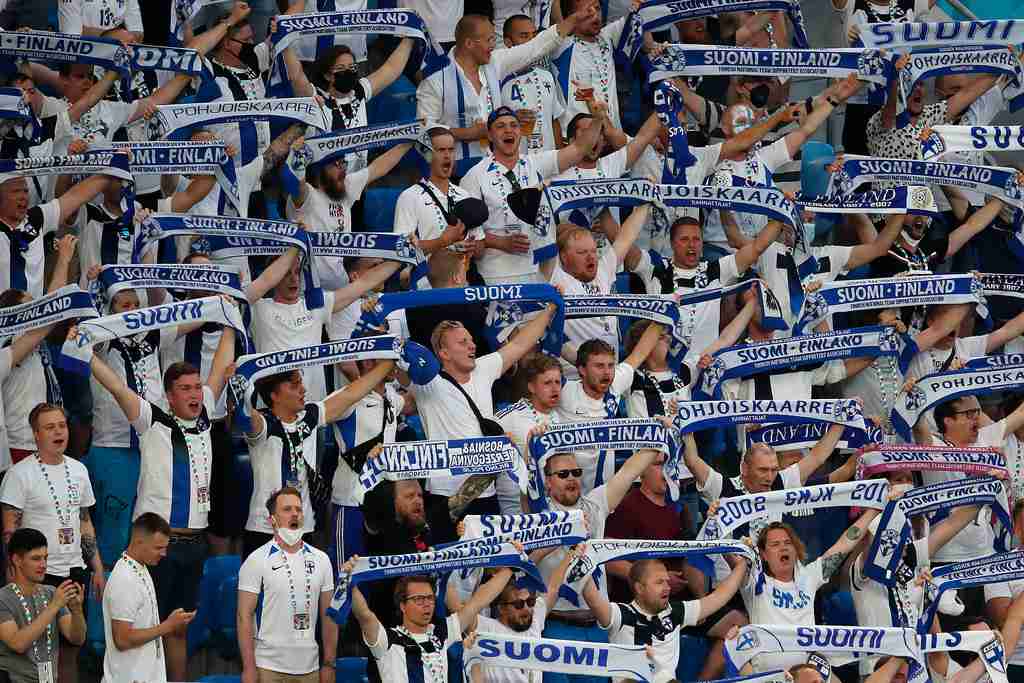 ロシアで観戦、フィンランドの300人感染　サッカー準々決勝強行へ（時事通信） - Yahoo!ニュース