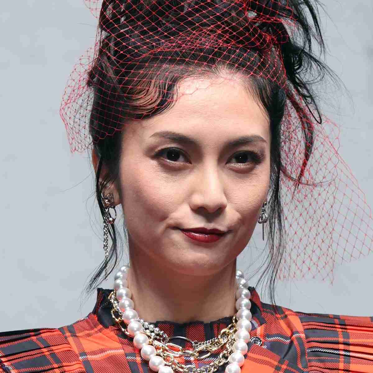 柴咲コウ心酔するパートナーの存在 中華系セレブで貴族交友も（女性自身） - Yahoo!ニュース