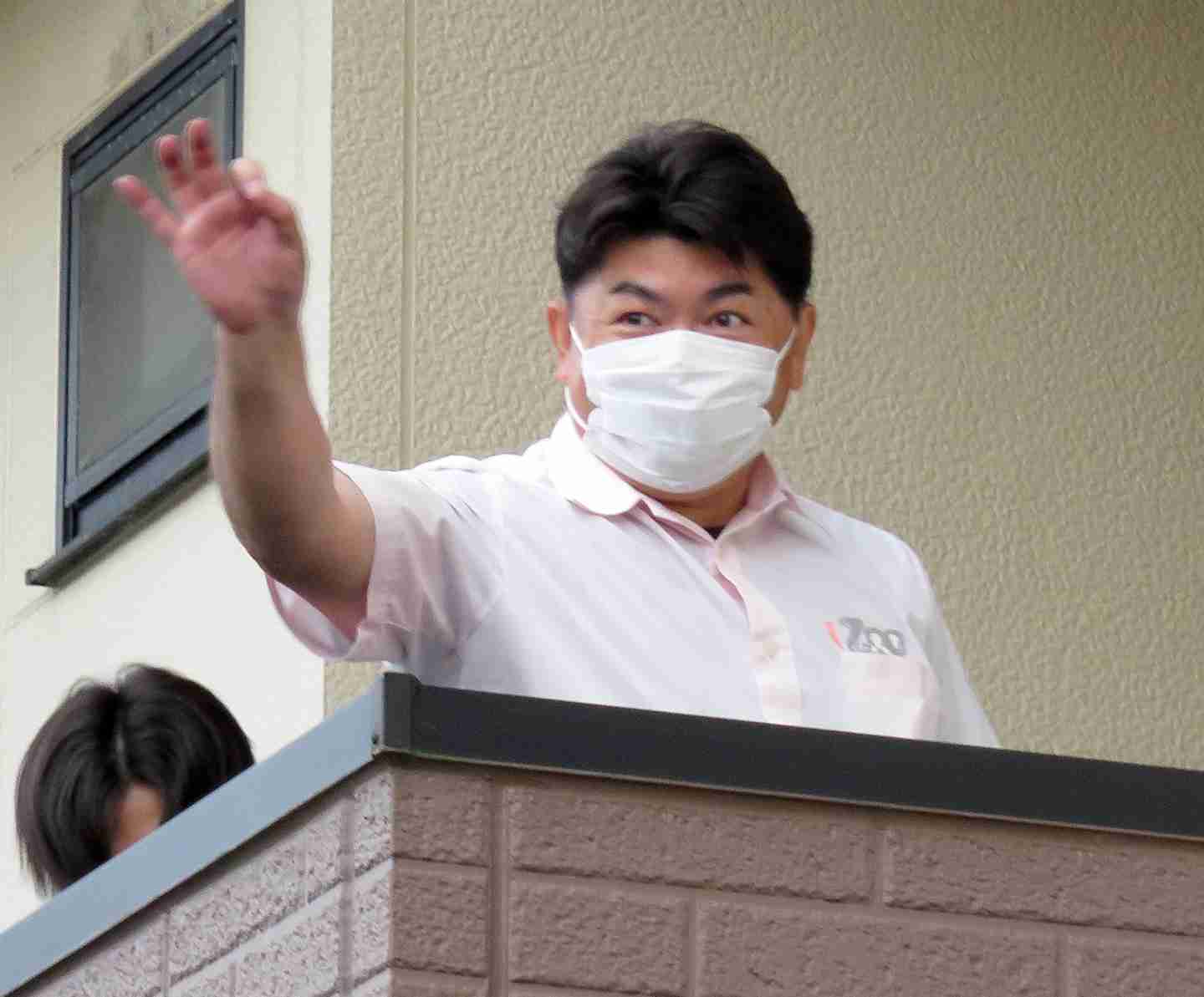 ヘビ捕獲の白輪氏　怪鳥ジサイチョウも解説「雨が苦手」チャンスも（日刊スポーツ） - Yahoo!ニュース