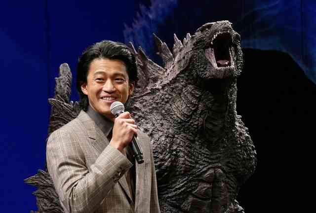小栗旬、米映画「ゴジラvsコング」出演で実感した“日本映画との大きな違い”（映画.com） - Yahoo!ニュース